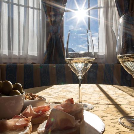 Hotel Chalet All'Imperatore มาดอนนาดีกัมปิโญ ภายนอก รูปภาพ