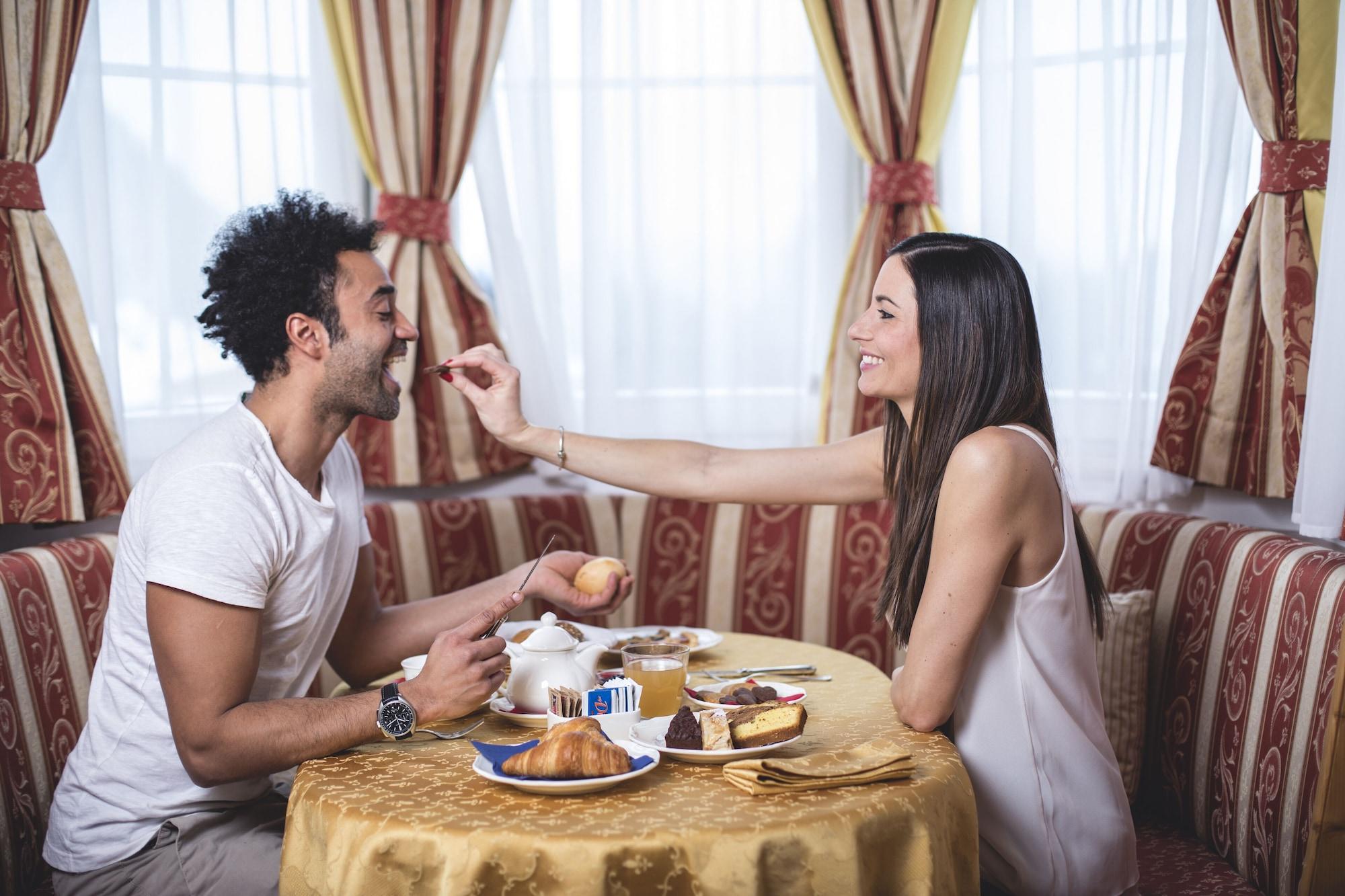 Hotel Chalet All'Imperatore มาดอนนาดีกัมปิโญ ภายนอก รูปภาพ