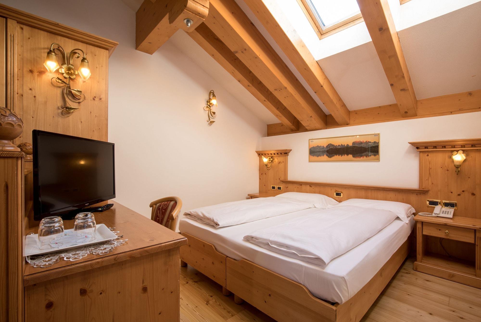 Hotel Chalet All'Imperatore มาดอนนาดีกัมปิโญ ภายนอก รูปภาพ