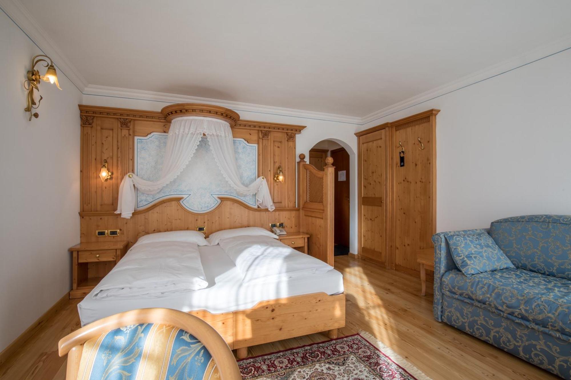 Hotel Chalet All'Imperatore มาดอนนาดีกัมปิโญ ภายนอก รูปภาพ