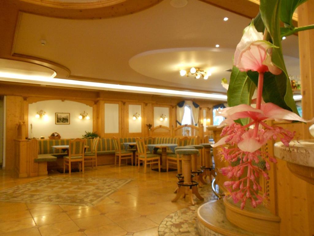 Hotel Chalet All'Imperatore มาดอนนาดีกัมปิโญ ภายนอก รูปภาพ