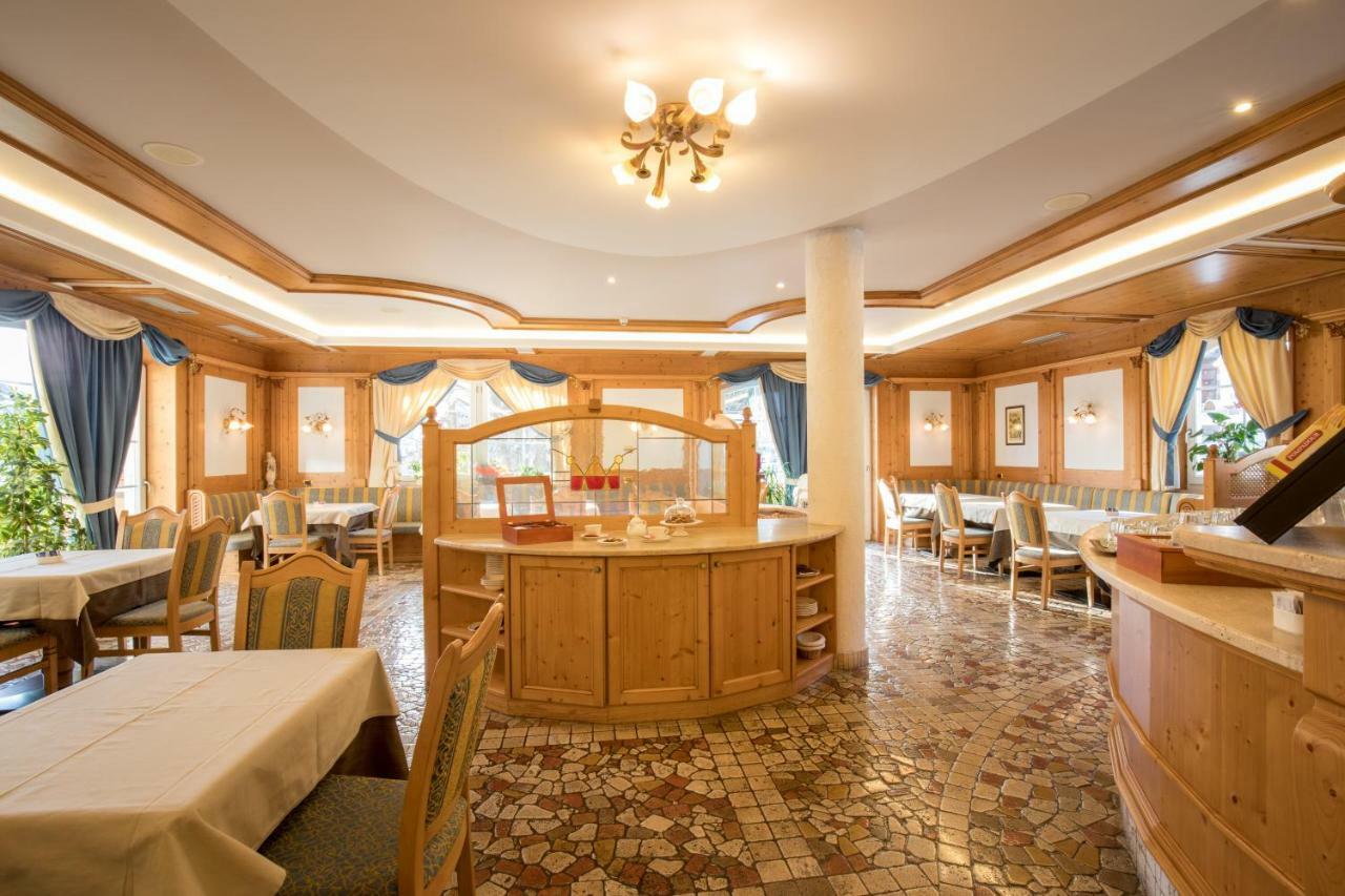 Hotel Chalet All'Imperatore มาดอนนาดีกัมปิโญ ภายนอก รูปภาพ