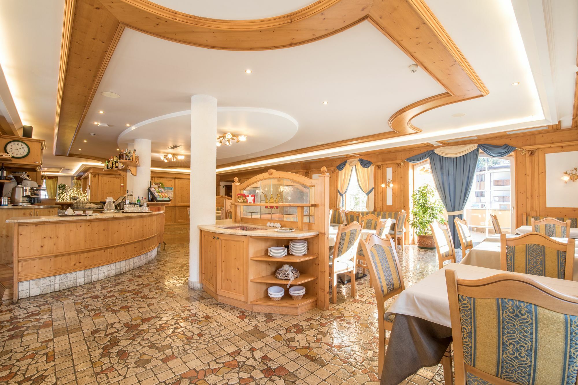 Hotel Chalet All'Imperatore มาดอนนาดีกัมปิโญ ภายนอก รูปภาพ